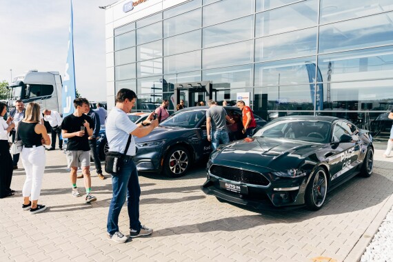 Testovací jízdy s osobními vozidly značky Ford